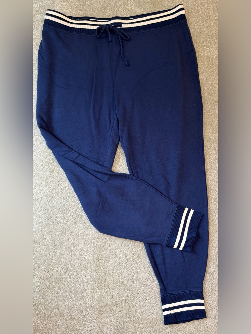 Vineyard Vines Navy and Cream Striped joggers/lounge pants